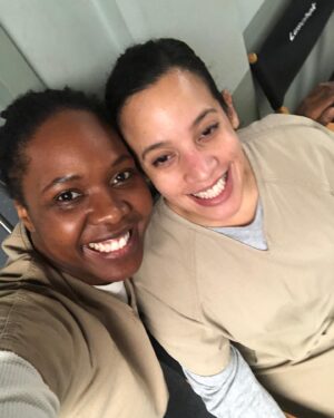 Sipiwe Moyo Instagram - 🧡WOW🖤 10 YEARS!!! I remember watching @oitnb for the first time at home and my mind being blown at seeing so many female and gender non-binary NYC actors of color doin’ the damn thang! So you can imagine my delight when #adeola came into my life and the rest was history. But not ALL history, because my #orangefamily is forever and still some of my best friends and greatest support system. Congratulations to the whole family for making history and thank you to @ijnej @jennifer_euston_casting @theladysja for this dream-come-true experience 🧡🖤🧡#orangeforever
.
.
.
.
.
.

#oitnb #netflix #oitnbseason6 ##bts #orangeforever #oitnbseriesfinale #adeola  @oitnb @netflix #adeolaaddict #dblock #lorna #yaelstone #impressions #jail #tothemax #prison #bunkie
.#oitnb #netflix #oitnbseason6 #oitnbseason7 #bts #orangeforever #oitnbseriesfinale #adeola  @oitnb @netflix #adeolaaddict #dblock #rats #lorna #tothemax #prison #oitnbseason6finale #rats #professionalrats #pousseywashingtonfund #orangeisthenewblack @sheisdash @daniebb3 @therebeccaknox @shirleyroeca @thebigfella @lauraprepon @yaelstone @nlyonne @uzoaduba @heyjenkeefe @danielladejesuavemente #sagstrike #sagaftrastrong #unionstrong