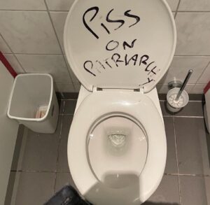 Sira-Anna Faal Instagram - drop Für meine fellow depri Winter Cousengs? 
Ja, Nein, Vllt? <3