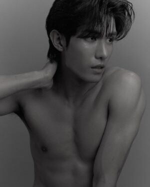Siraphop Manithikhun Instagram - 1.6m ไปต่อด้วยกันนะ Keep growing up together 陪我一起走下去吧 🖤