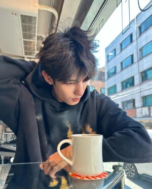 Siraphop Manithikhun Instagram - Enjoy where you are now 🖤