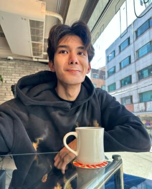 Siraphop Manithikhun Instagram - Enjoy where you are now 🖤