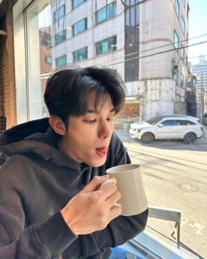Siraphop Manithikhun Instagram - Enjoy where you are now 🖤