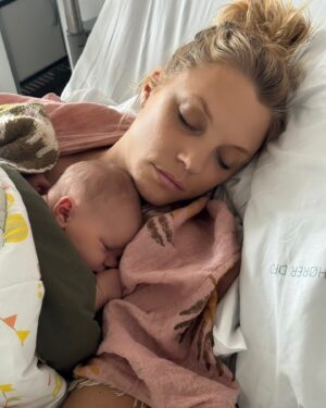 Sisse Marie Instagram - And suddenly, nothing else matters… 

We welcomed Thora Mai to the world 🌎 on June 8 at 4:48am. Our little Viking girl took her time, arriving 20 days past due. Though nothing went as planned and I have more battle scars than expected, we are all happy and healthy now.

Her battle weight was 4595g (10 lbs 2 oz) and 57cm (22.4 inches). Don’t tell me plant-based babies are small ever again! 😅

Thank you 🙏 for all the DMs. I had to leave my phone and focus on my little family (so crazy I can say that now). Grateful and in the flow. Now, it’s time to recover and rest.

#babygirl #newborn #birth #newmama #newparents