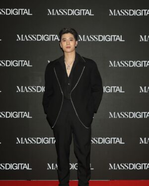Sivakorn Adulsuttikul Instagram - Thank you for last night🙏
Looking forward to your amazing works in the future!

@off____white
@official_mikimoto

#MassDigital
#Digitaria
#KOLManagement 
#AGlamorousReveal
#SiamKempinskiBangkok