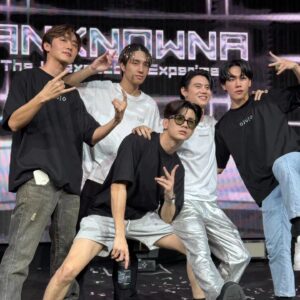Siwat Jumlongkul Instagram - I'm very very happy to be part of you guys. Today is so much fun. Loveeeeee you guysssss sooooo muchhhhh 🖤💖
#ANKNOWNA