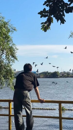 Siwat Jumlongkul Instagram - Officially 24 yo 🖤 wish me luck !! start with bird poop 🥹