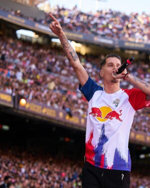Skone Instagram - Ayer tuve la suerte de rapear en el Camp Nou para las 92 000 que congregaron los maquinas de @kingsleague . Los que me conocen saben que soy Culé desde la cuna, así que para mí fue muy especial 🙏🤗❤️