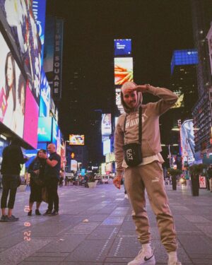 Skone Instagram - Ayer fue uno de los días más especiales de mi vida. Siempre soñé con ir a NY desde pequeño. Pero llegar de la mano del freestyle y con un rotundo sold out ha sido demasiado. Gracias a los que hacéis parte de este sueño. Seguimos 🇺🇸❤️