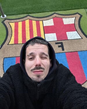 Skone Instagram - Ayer tuve la suerte de rapear en el Camp Nou para las 92 000 que congregaron los maquinas de @kingsleague . Los que me conocen saben que soy Culé desde la cuna, así que para mí fue muy especial 🙏🤗❤️