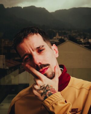Skone Instagram - Un pequeño resumen de este mes de locos que me ha tenido andurreando por LA, Bogota y Santiago de Chile. Voy a dormir 500 horas y vuelvo, nos vemos. PH x @kevinmolanoph