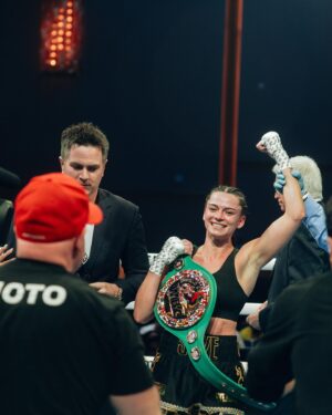 Skye Nicolson Instagram - #AndNew 

@skyebnic is the WBC featherweight champion of the world after defeating Sarah Mahfoud by unanimous decision, advancing her record to 10-0, 1 KO. 

#TeamEverlast