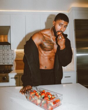 Skyh Alvester Black Instagram - Wow man, THANK YOU to everyone for the enormous amounts of birthday love…all of the comments, dms, texts, phone calls, FaceTimes , shout outs…. Absolutely nothing is ever taken for granted. I’m forever & always grateful & thankful 🙏🏽
I love all of Yall deep 🙏🏽🖤