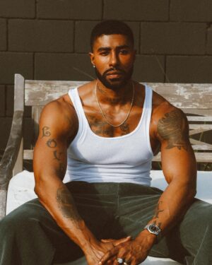 Skyh Alvester Black Instagram - To my God & my Lord and Savior Jesus Christ I’m so thankful & grateful….to my wife my ❤️ my 🌎 I’ve never been so happy in my entire life…to my supporters, fans, people who take their time out to watch our shows, movies,  and support my wife and I & our endeavors …Yall of one of the best gifts from God I could’ve ever received. ❤️ I wasn’t gonna write a long caption, but sitting here this morning February 16, 2024 reflecting (and smoking 🌳💨😝😁)….my heart is so full. Full of gratitude, love, hunger….and most importantly full of absolutely no regrets. Thank you my God for allowing me to see another birthday & having the privilege of another year around the sun. 🙏🏽🖤🍾 #AQUARIUSGANG rise up!

📷: @exquisite_eye 
Executive Photo Producer: @kjsmithofficial 
Creative direction: @skyhblack @kjsmithofficial 
Wardrobe styling: @kjsmithofficial 
Jewelry: @rolex gifted by @kjsmithofficial 😎😏