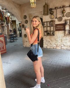 Actress Skylar Dunn HD Instagram Photos and Wallpapers April 2023