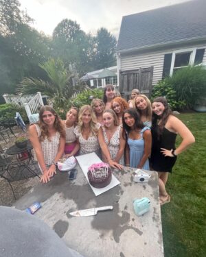 Skylar Dunn Instagram - Golden year with my girls 💜🤭