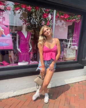 Skylar Dunn Instagram - my Barbie era fr💖