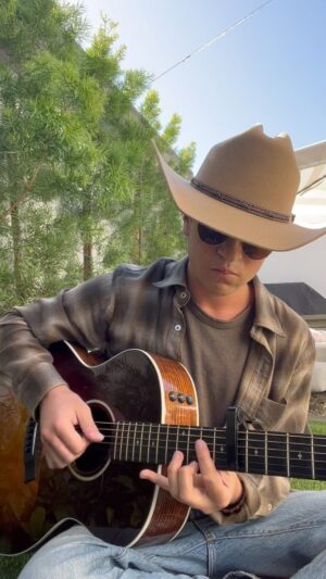 Skyler Gisondo Instagram - As the SAG strike continues, I’ve realized I may need to explore alternative career paths. Option #1: Folk singer/Colter Wall cover band. Man….. I’m so unemployed