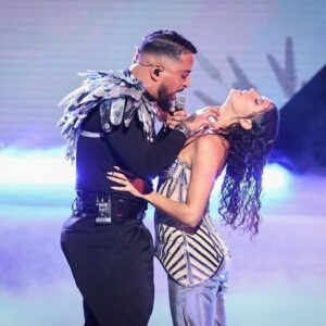 Slimane Nebchi Instagram - Hier j'ai vécu un des moments les plus intenses de ma carrière ... 

Merci à tous les danseurs de @hakimghorab et @juliaspiesser vous m'avez donné une force incroyable ! 
Bravo à @leobuchet pour ces looks de fou @onauratoutvu 
Merci à @tristancarne d'être aussi à l'écoute et de sublimer nos tableaux ! 
@meyamusic pour cette chanson qu'on a fait ensemble et qui est définitivement rentré dans le cœur de plein de gens !

Crédit photo @fredug