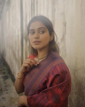 Smruthi Mohankumar Instagram - Portraits with @thatmadraskaran wearing @vastara_thelabel
