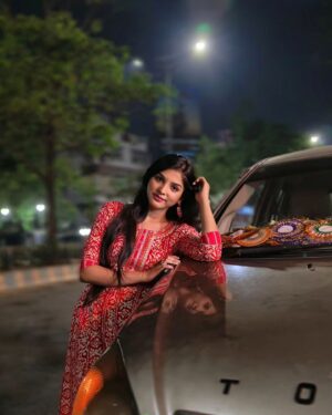 Sneha Deb Instagram - Ishq se Ishq hai..🥀
عشق