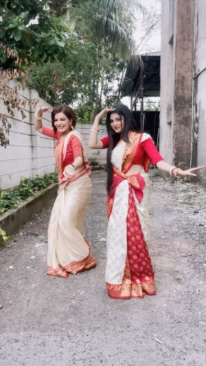 Sneha Deb Instagram - Me & my cutie again after a Decade…. 👻👻👻

 🎥 @subhankardey.mjsd ❤️❤️

#reels #reelsinstagram #reelitfeelit #reelkarofeelkaro #instagram #instagood #instalike #love #happiness #tollywood #actor #sayantanimullick