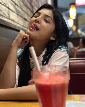 Sneha Deb Instagram - Sometimes all I need is a good movie and some good food, 🤍
& Good company!@swastikaghoshofficial @banani244 @grikshit_ 😚♥️