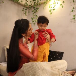 Sneha Deb Instagram - Pishi bari jai! 🥳🌞@gayatridutta1998