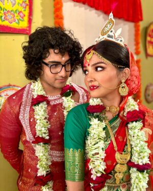 Sneha Deb Instagram - Bor bor 👻 #vista #tistavictor
Keep watching Anurager Chowa at 9:30 pm
@starjalsha 

#subhankar #subhankardey #snehadeb #victortista #anuragerchowa #starjalsha #MJSD #mj_subhankar