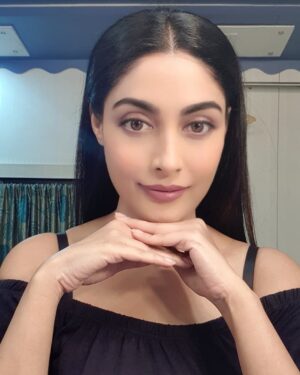 Snigdha Akolkar Instagram - Life is like a box of  Chocolates; You never know what you're gonna get 🍬