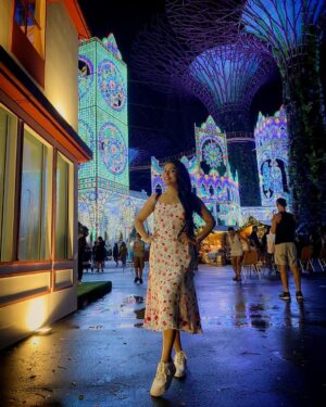 Snigdha Akolkar Instagram - Her smile always reaches her eyes and sure these lights are working their magic too.