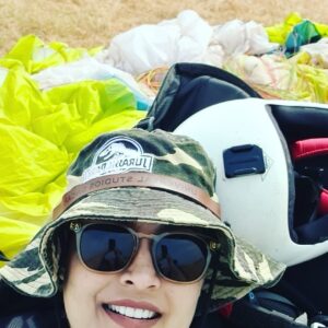 Snigdha Akolkar Instagram - Kal kya hoga kisko pata abhi zindagi ka le lo maza🪂
#paragliding at #kamshetparagliding