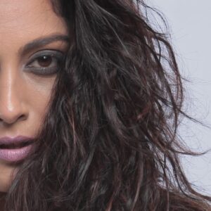 Snigdha Akolkar Instagram - Hangover, frostbite, Stockholm syndrome or Enough or.... !? What do YOU see... Started shooting this as a Sunday morning  #hangover look but then emotions took over, imagination got wild, slowly it took many shades, I'm amazed with the versatility it gave me, it came out as a most successful one.
PS: @mullafahim 
Mkup : @rukhsaarsayed_artistry 
Asst: @bhagyashreedolwani 
Making Video: Prakash Paradeshi 
@ishika_saoji