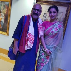 Snigdha Akolkar Instagram - #हिन्दीदिवस के अवसर पर "१४ सितम्बर" का प्रदर्शन। screening of my film on #hindidiwas Yesterday.