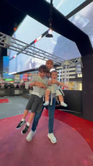 Snow Suen Instagram - Crazy mom and kids in New York!!!!
#papadoesntjoinus