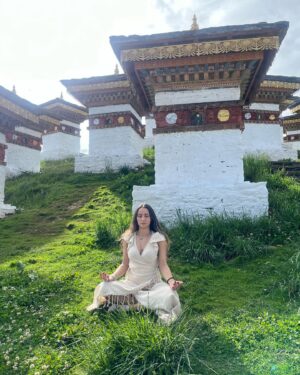 Snower Sania Vasudev Instagram - 🩵🎖️❄️Tauras bull slaying in Bhutan alone . 
Magical moments of my trip to the land of happiness & peace .
.
.
.
🌟My desire to meditate during wesak budh Purnima in 🇧🇹 was fulfilled on 25.5.2024 . My Kashmiri bday always falls on wesak Buddha Purnima and this was a long time wish and I can’t thank universe for this epic surprise moment . 
🤟🏻grateful!!! REBIRTH 👸

🌟My good fortune to have finally met @masterco_org in physical realm after following his sessions for eons I feel 🙏. 
Truly an honour & a fangirl moment of this lifetime . 👑😍
A True King of hearts & a real Super 🌟for sure , love ur spirit , humility & that beautiful big heart ♥️master co. 
We are blessed🧚🏻‍♀️to have a divine channel ( Light instrument ) like you in this era and timeline . 

Thank you for empowering, elevating & blessing us with your presence & power .
 LOVE ☯️☮️🕉️🙌🏻 SYNERGY through the roof !!!!

🩵In love with there culture , Consciousness , people and over all vatavaran🌈 💋🏔️🍀✅. 
.
A journey I will always cherish 🧘‍♀️even though I faced some really challenging circumstances 🥺which of-course is a part of any adventure  and always leads to ascension 🌥️& expansion . 
All is well 🧳 I am guided , blessed ,protected on every level and dimension. 
🦄 love you BHUTAN u TrueBEAUTY🪬
Shanti and happiness forever upon u🙌🏻❄️