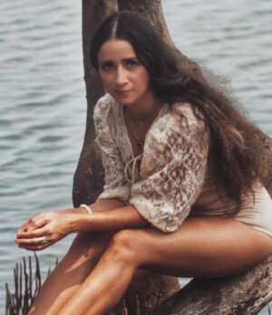Snower Sania Vasudev Instagram - A whole one month of cosmic birthday celebration surrounded with divine energies , pure nature , angels , Islands , mountains and snoW everywhere all over 🧜🏻‍♀️🏔️
.

.

2 may -2 June 2024 ❄️🩷🩵landing on earth and grounding slowly . This rebirth is personal & special.
.
.
Peace ✌️and  L🩵ve.
EARTH ANGEL integrating new LIGHT BODY ! ⚠️
.
.
@vivek.daschaudhary 📸
