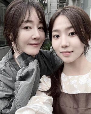 So A-rin Instagram - 티빙에서 <여름 감기>가 선공개 됐어요!! 보러가기🖤