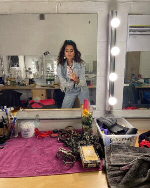 Sofia Barclay Instagram - It’s the final day of the collaboration on Broadway today👑 Thinking of everyone involved. Its always bittersweet putting a show to bed🥹💓Originating Maya was one of the greatest joys of my career so far, I’ve had the honour of sharing her with a bunch of amazing women already- can’t wait to see how far she’ll go!!! 💃🏽💋👊🏽 🌟

Some #bts i didnt share at the time 💕break legs @jeremypope @paulbettany thinking of u @k_kweiarmah @alec1newman @mary.ohanlon1 @annafleischle @oliviafhw @emilyflorencemortimore @xa88na @shereen_maungoo @beccamitchell94