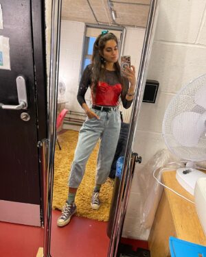 Sofia Barclay Instagram - It’s the final day of the collaboration on Broadway today👑 Thinking of everyone involved. Its always bittersweet putting a show to bed🥹💓Originating Maya was one of the greatest joys of my career so far, I’ve had the honour of sharing her with a bunch of amazing women already- can’t wait to see how far she’ll go!!! 💃🏽💋👊🏽 🌟

Some #bts i didnt share at the time 💕break legs @jeremypope @paulbettany thinking of u @k_kweiarmah @alec1newman @mary.ohanlon1 @annafleischle @oliviafhw @emilyflorencemortimore @xa88na @shereen_maungoo @beccamitchell94