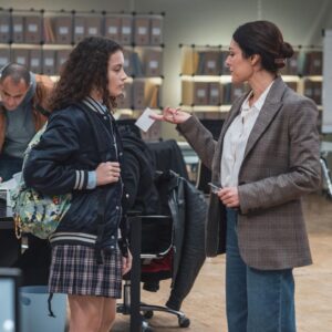 Sofia Essaïdi Instagram - #AntigangLaReleve dès maintenant sur @disneyplusfr !🤩😎 @b_rocher @albanlenoir @cassiopee_mayance  Jean Reno @steficelma @beatricefacquer @jean_toussaint_bernard @paulidy @sebastien_lalanne @oumardiaw .. @empreintedig @erictherock