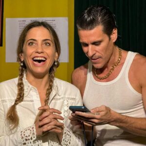 Sofía González Instagram - Cris y Rami ¿quiénes son? 🤌🏻

Este domingo ÚLTIMO DÍA ‼️
HELADO DE POLLO 🎭 
@microteatroba 🔥
22.25, 22:55, 23:25 y 23:55 ⭐️

Una obra de @maricelsantin en la que actuamos con @jipagliere_ esto es la felicidark 🌈

#teatro #microteatro #buenosaires #palermo #argentina #actriz