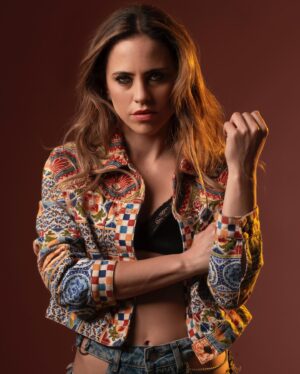 Sofía González Instagram - Ph @nacholunadei ❤️
Mua @jenbmkp 💋

#book #actriz #argentina