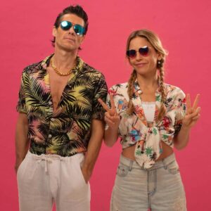 Sofía González Instagram - Cris y Rami ¿quiénes son? 🤌🏻

Este domingo ÚLTIMO DÍA ‼️
HELADO DE POLLO 🎭 
@microteatroba 🔥
22.25, 22:55, 23:25 y 23:55 ⭐️

Una obra de @maricelsantin en la que actuamos con @jipagliere_ esto es la felicidark 🌈

#teatro #microteatro #buenosaires #palermo #argentina #actriz