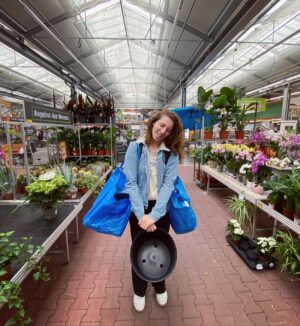 Sofia Kats Instagram - When I'm sad - I stop being sad. And go to Baumarkt instead. 🤍
.
📸 @hypekultur 
.
Remark: 
This is a joke. When I'm really sad I take care of myself and stuff. And often I don't have the energy to go anywhere. 
However sometimes a visit to construction stores is a realistic piece of selfcare to me, because it's so inspiring to be there. 
🤍 #selfcare #hamburg #baumarkt