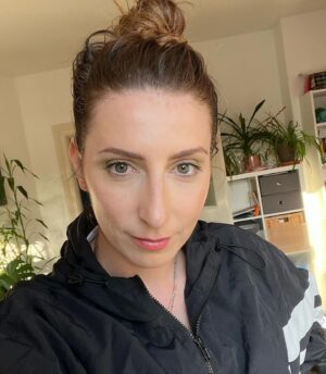 Sofia Kats Instagram - Die neue Game Two Folge ist noch nicht draußen, aber das MakeUp, was @lisasophieneu gemacht hat - das darf ich schon zeigen ♥️♥️
.
Thanks for being an inspiring artist and inspiring human! ♥️
✨👁️👄👁️✨