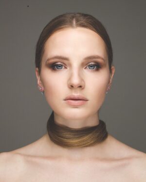 Sofia Lebedeva Instagram - подготовка к премии @okmagazine_ru 👄
photo @daryaorlova 
muah @artistry.russia 
серьги @diamonds.to.go 
#SofiaLebedeva #СофьяЛебедева @marina__karnaeva