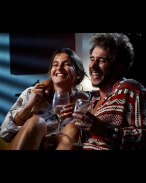 Sofia Mota Instagram - Registos do shooting do videoclip ‘Noite’ do @ricardo_de_sa que saiu ontem.  Vou poder dizer…. LINK NA BIO! 🤙🏼 (mas não na minha, na dele!) 

Click click click @ @ @

@ricardo_de_sa

📸 @hugosmartins_