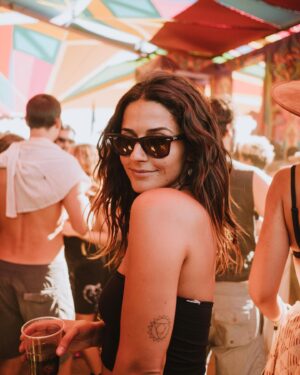 Sofia Mota Instagram - ‘We are all broken. That’s how the light gets in’ !! - alguém 

De sonho 🫶🏼🦋