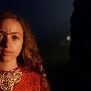 Sofia Rosinsky Instagram - Behind the scenes of #leilasviolin . One of the most beautiful elements of this film was the inspiring realization that travel is one of the deepest educations, and when we meet each other, we learn and grow. No matter how far apart we are on the earth, we share the human spirit for laughter and play and love, and I am thankful for the opportunities that I’ve had. Thank you to the @regentstcinema !! #ellaleya #nazlibulaq #azerbaijan #baku #quba #behindtheviolin #sistersrosinsky #stellalunafilms @sistersrosinsky @leilas_violin