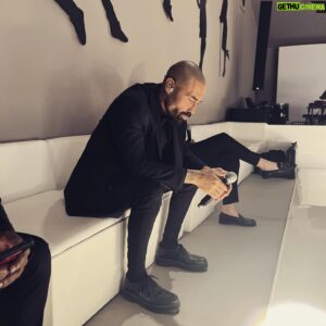 Sofiane Tadjine Instagram - Le monde appartient aux rêveurs… #monsieursofiane#viedartiste#inspirationlivemusic 🦁🔥
